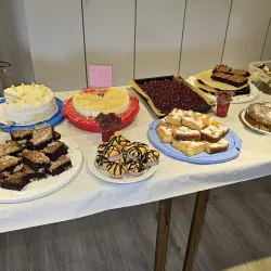 Blick auf das Kuchen-Buffett